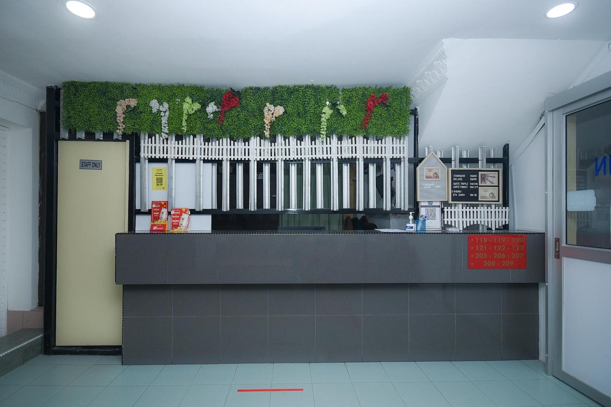 Oyo 90820 River Inn Miri Exterior photo
