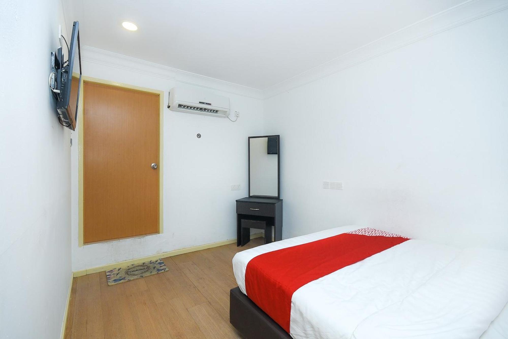 Oyo 90820 River Inn Miri Exterior photo