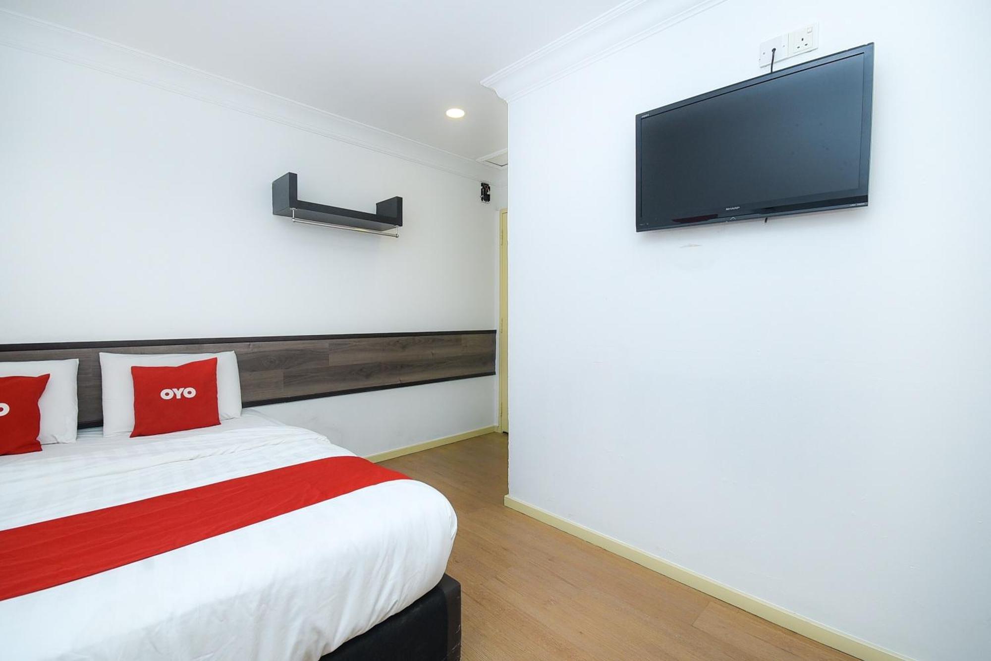 Oyo 90820 River Inn Miri Exterior photo